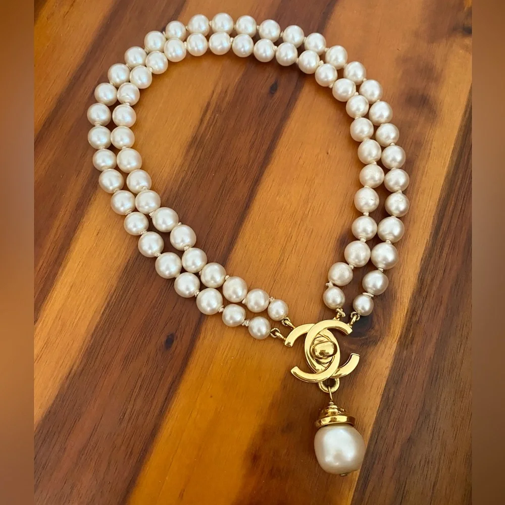 Chanel Vintage Pearl Double Stranded Turnlock Necklace ❌no offer or trade❌ - Picture 1 of 16